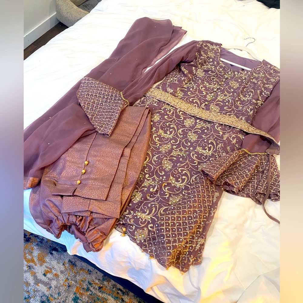 BRAND NEW Pakistani Salwar 4 Piece Set